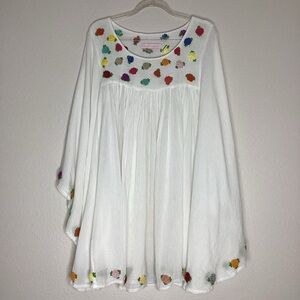 Hilo’s de Sol White Gauze Top Embroidered Flowers M/L